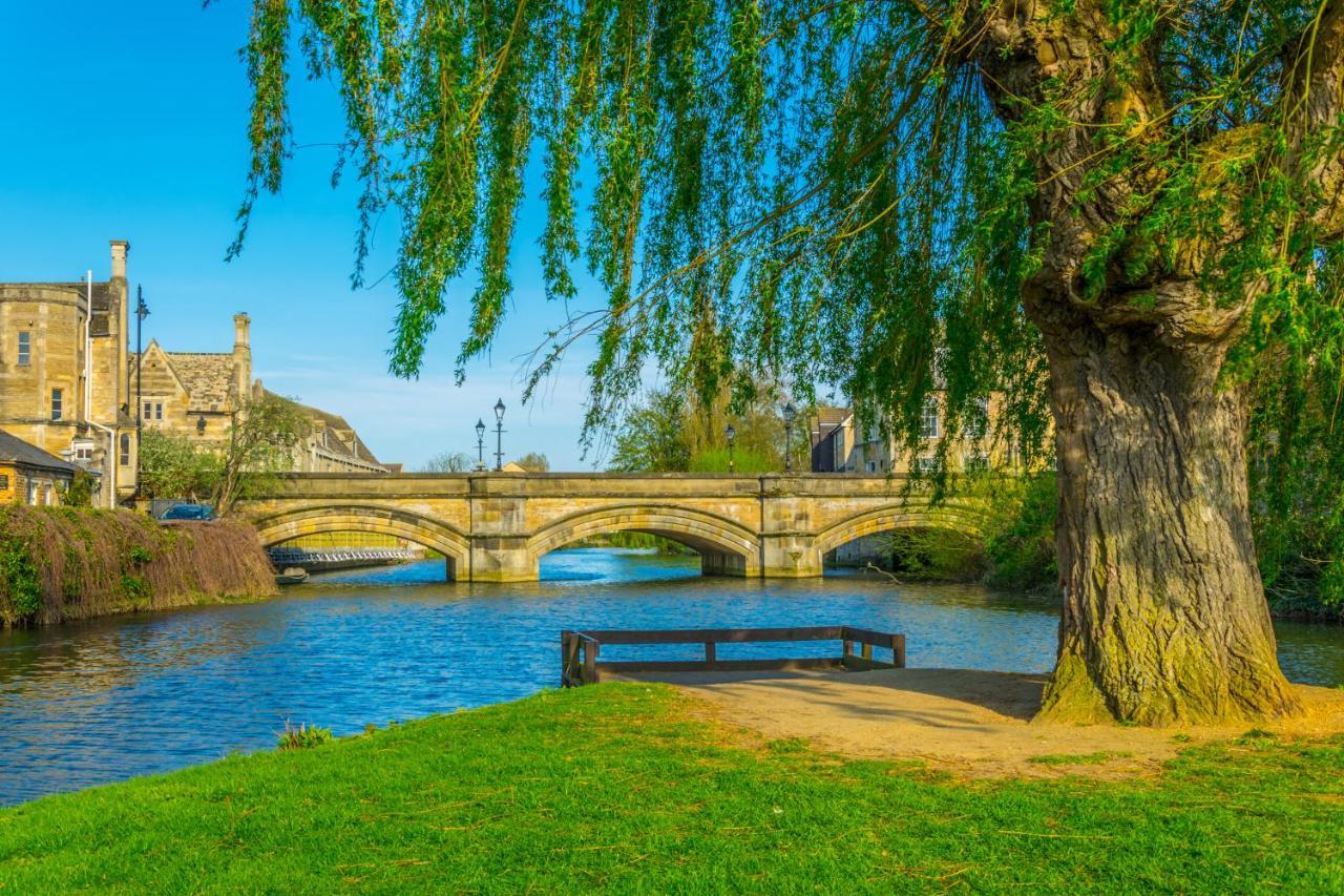Villa Meadow House Stamford Esterno foto